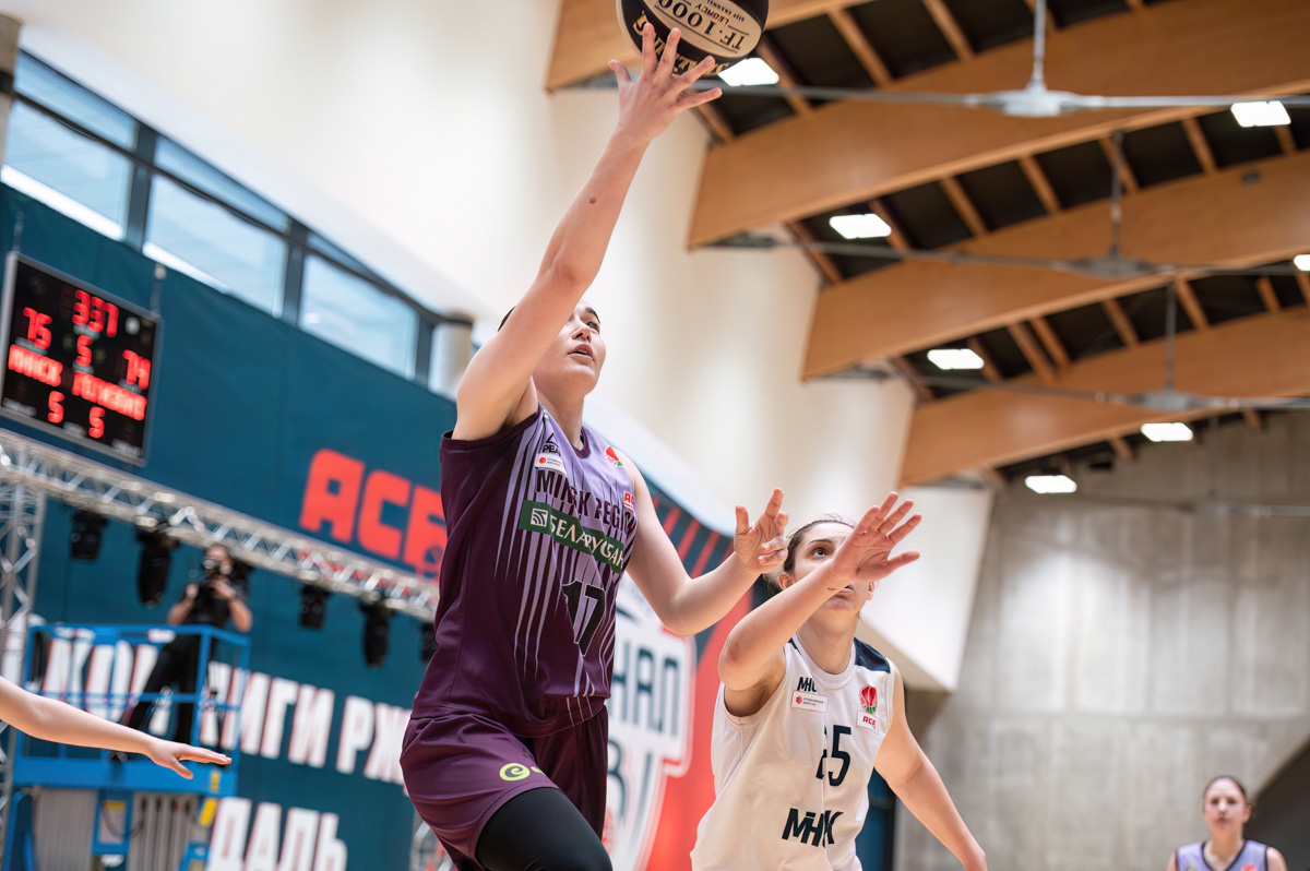 Настоящий праздник женского баскетбола не так давно прошел в Суздале. Город впервые в истории принял финал Студенческой лиги РЖД. На паркет новой спортивной арены вышли сразу восемь команд, в числе которых и «Владимирские львицы».