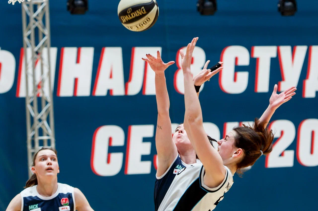 Настоящий праздник женского баскетбола не так давно прошел в Суздале. Город впервые в истории принял финал Студенческой лиги РЖД. На паркет новой спортивной арены вышли сразу восемь команд, в числе которых и «Владимирские львицы».