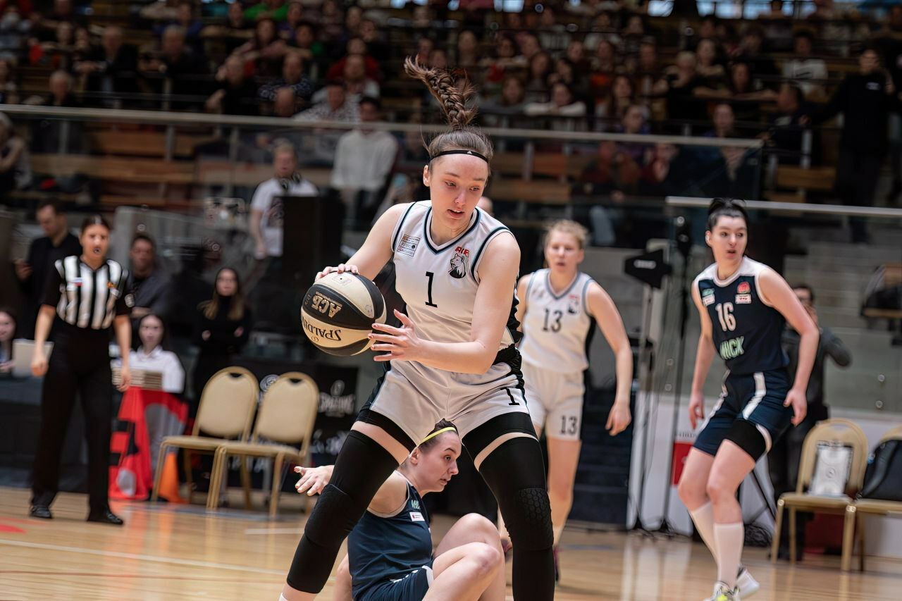 Настоящий праздник женского баскетбола не так давно прошел в Суздале. Город впервые в истории принял финал Студенческой лиги РЖД. На паркет новой спортивной арены вышли сразу восемь команд, в числе которых и «Владимирские львицы».