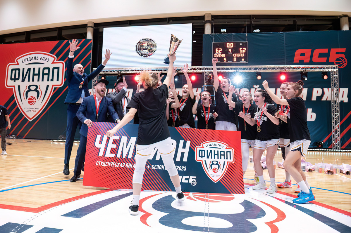 Настоящий праздник женского баскетбола не так давно прошел в Суздале. Город впервые в истории принял финал Студенческой лиги РЖД. На паркет новой спортивной арены вышли сразу восемь команд, в числе которых и «Владимирские львицы».