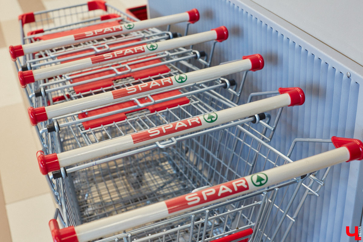 Красиво и       с       любовью       — это уже вкусно. В       новом сезоне гастрошоу от       «Ключ-Медиа» создатель эксклюзивной мебели Ирина Шепелева вместе с       сыном прогулялась по       супермаркету первого dog-friendly торгового центра во       Владимире, а       потом соединила всю свою силу и       нежность, чтобы сделать поистине дизайнерское блюдо.