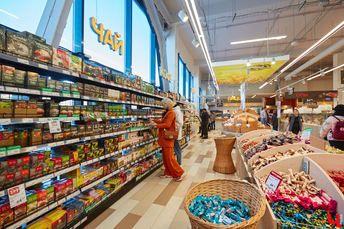 Красиво и       с       любовью       — это уже вкусно. В       новом сезоне гастрошоу от       «Ключ-Медиа» создатель эксклюзивной мебели Ирина Шепелева вместе с       сыном прогулялась по       супермаркету первого dog-friendly торгового центра во       Владимире, а       потом соединила всю свою силу и       нежность, чтобы сделать поистине дизайнерское блюдо.