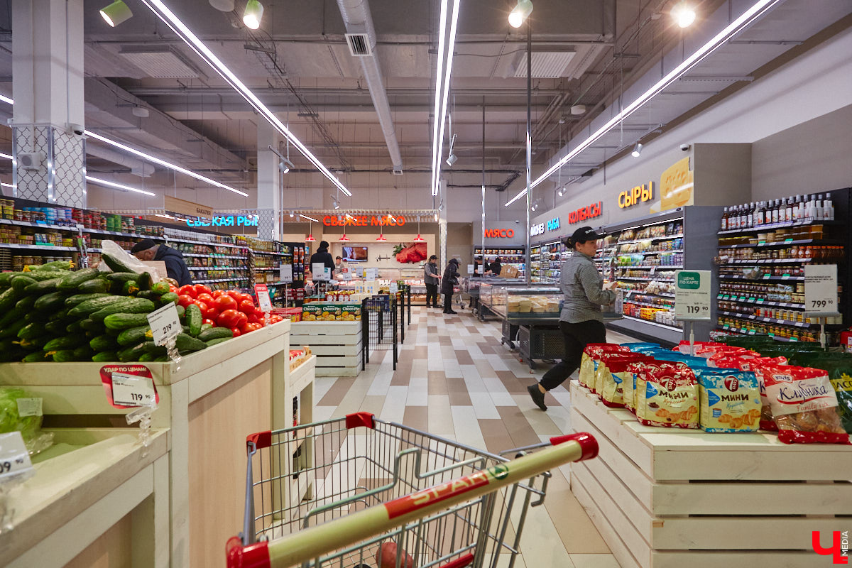 Красиво и       с       любовью       — это уже вкусно. В       новом сезоне гастрошоу от       «Ключ-Медиа» создатель эксклюзивной мебели Ирина Шепелева вместе с       сыном прогулялась по       супермаркету первого dog-friendly торгового центра во       Владимире, а       потом соединила всю свою силу и       нежность, чтобы сделать поистине дизайнерское блюдо.