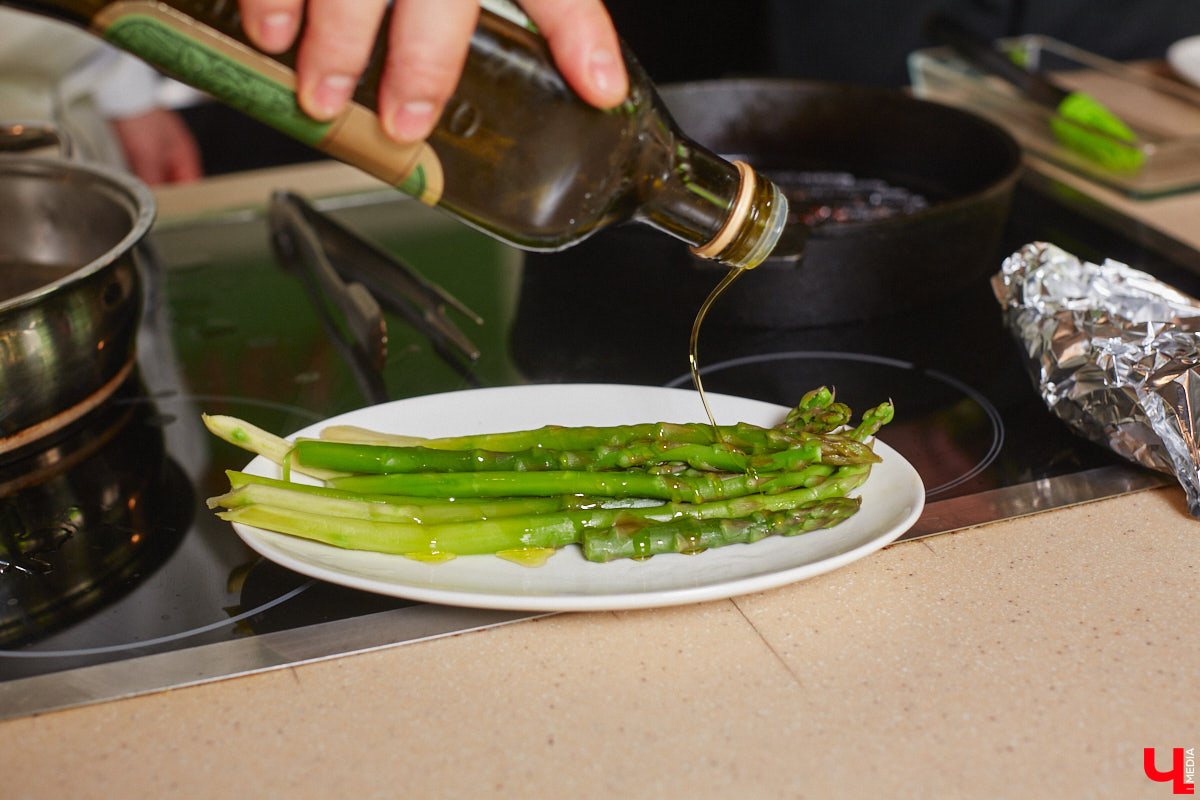 Красиво и       с       любовью       — это уже вкусно. В       новом сезоне гастрошоу от       «Ключ-Медиа» создатель эксклюзивной мебели Ирина Шепелева вместе с       сыном прогулялась по       супермаркету первого dog-friendly торгового центра во       Владимире, а       потом соединила всю свою силу и       нежность, чтобы сделать поистине дизайнерское блюдо.