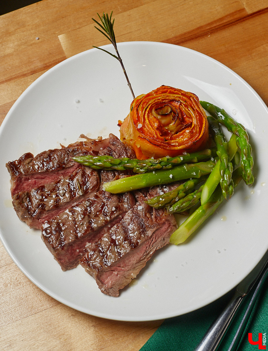 Красиво и с любовью — это уже вкусно. В новом сезоне гастрошоу от «Ключ-Медиа» создатель эксклюзивной мебели Ирина Шепелева вместе с сыном прогулялась по супермаркету первого dog-friendly торгового центра во Владимире, а потом соединила всю свою силу и нежность, чтобы сделать поистине дизайнерское блюдо.