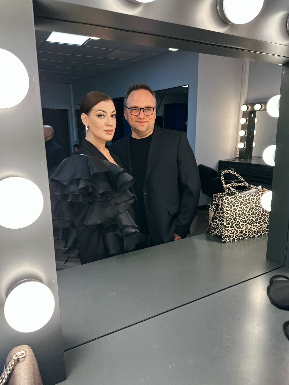 Стартовал сезон ТВ-премьер, героями которых стали жители 33-го региона. На этой неделе в эфире телеканала Россия-1 выступил Михаил Латышев из Вязников, сёстры Каратыгины из Владимира снялись в двух сериалах и передаче на НТВ, а создатель супермаркета цветов и декора Юлия Краснова испытала свои силы в новом шоу Первого канала. Подробности в материале!