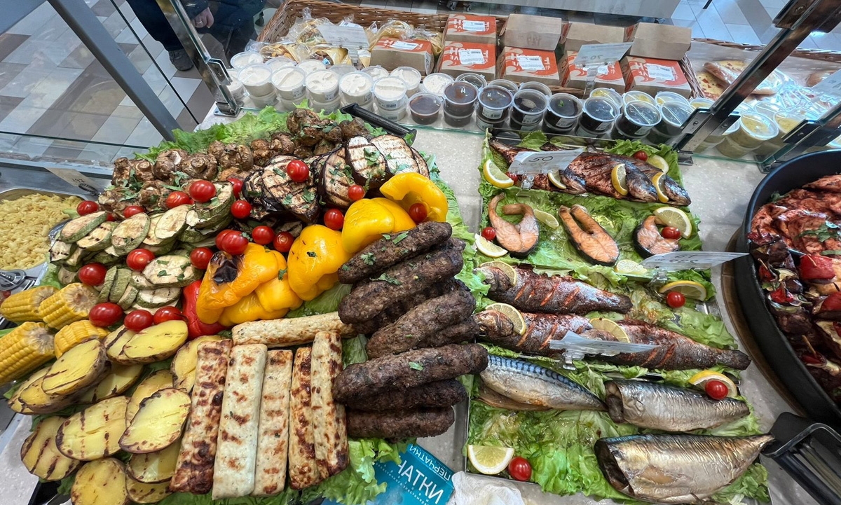 Что будет, если дать сковородку бизнес-тренеру, умеющему «прожаривать» продавцов? Автор канала «Всемогущий отдел продаж» нашла во Владимире секретное средство для воздействия на сознание.