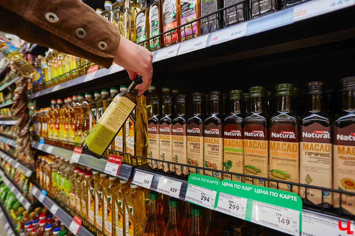 Что будет, если дать сковородку бизнес-тренеру, умеющему «прожаривать» продавцов? Автор канала «Всемогущий отдел продаж» нашла во Владимире секретное средство для воздействия на сознание.