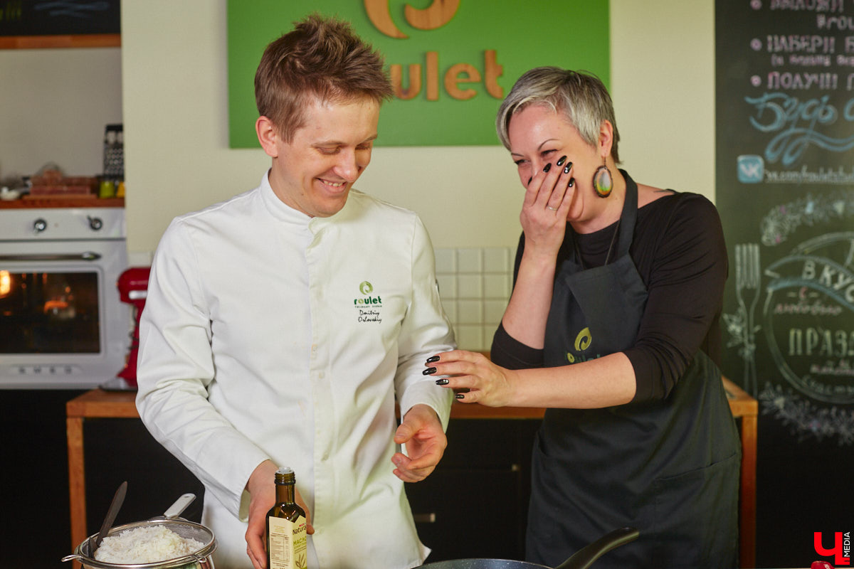 Что будет, если дать сковородку бизнес-тренеру, умеющему «прожаривать» продавцов? Автор канала «Всемогущий отдел продаж» нашла во Владимире секретное средство для воздействия на сознание.