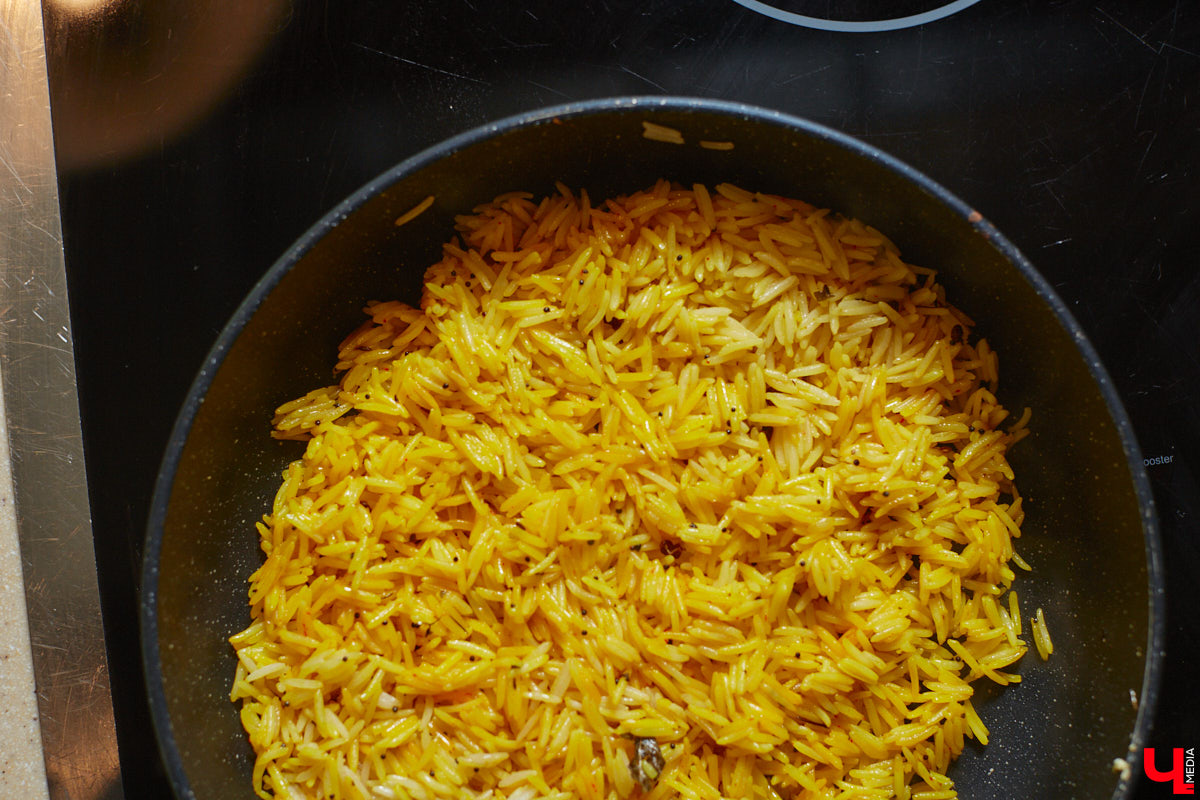 Что будет, если дать сковородку бизнес-тренеру, умеющему «прожаривать» продавцов? Автор канала «Всемогущий отдел продаж» нашла во Владимире секретное средство для воздействия на сознание.