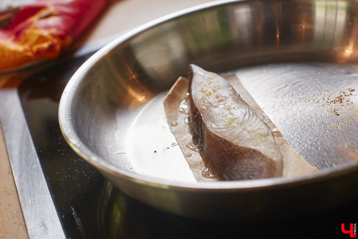 Что будет, если дать сковородку бизнес-тренеру, умеющему «прожаривать» продавцов? Автор канала «Всемогущий отдел продаж» нашла во Владимире секретное средство для воздействия на сознание.