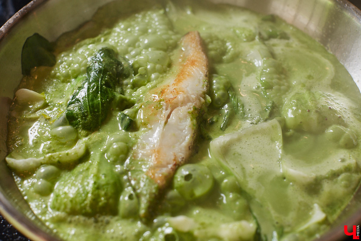 Что будет, если дать сковородку бизнес-тренеру, умеющему «прожаривать» продавцов? Автор канала «Всемогущий отдел продаж» нашла во Владимире секретное средство для воздействия на сознание.