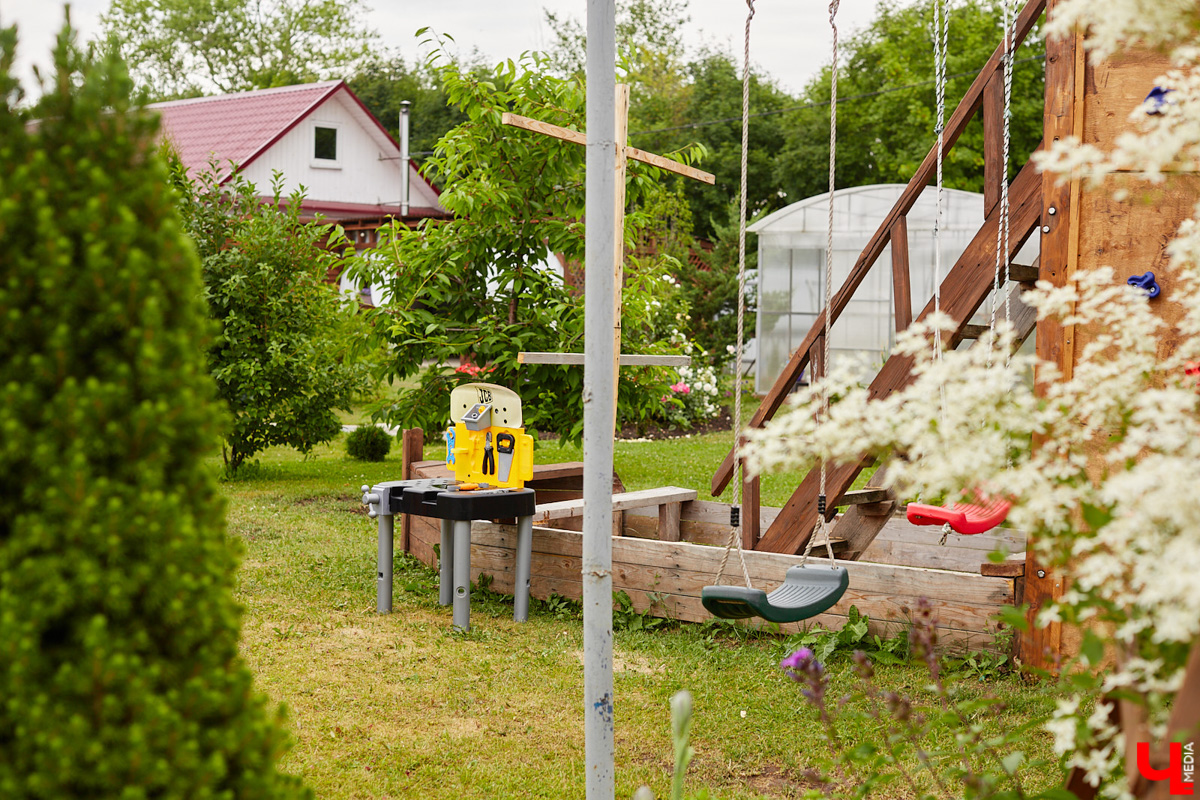 До майских праздников осталось чуть больше трех недель, но сколько мы будем отдыхать этой весной — пока непонятно. В Госдуме предлагают перенести выходные дни с января, чтобы значительно увеличить каникулы в теплое время года. Как вам такая инициатива?