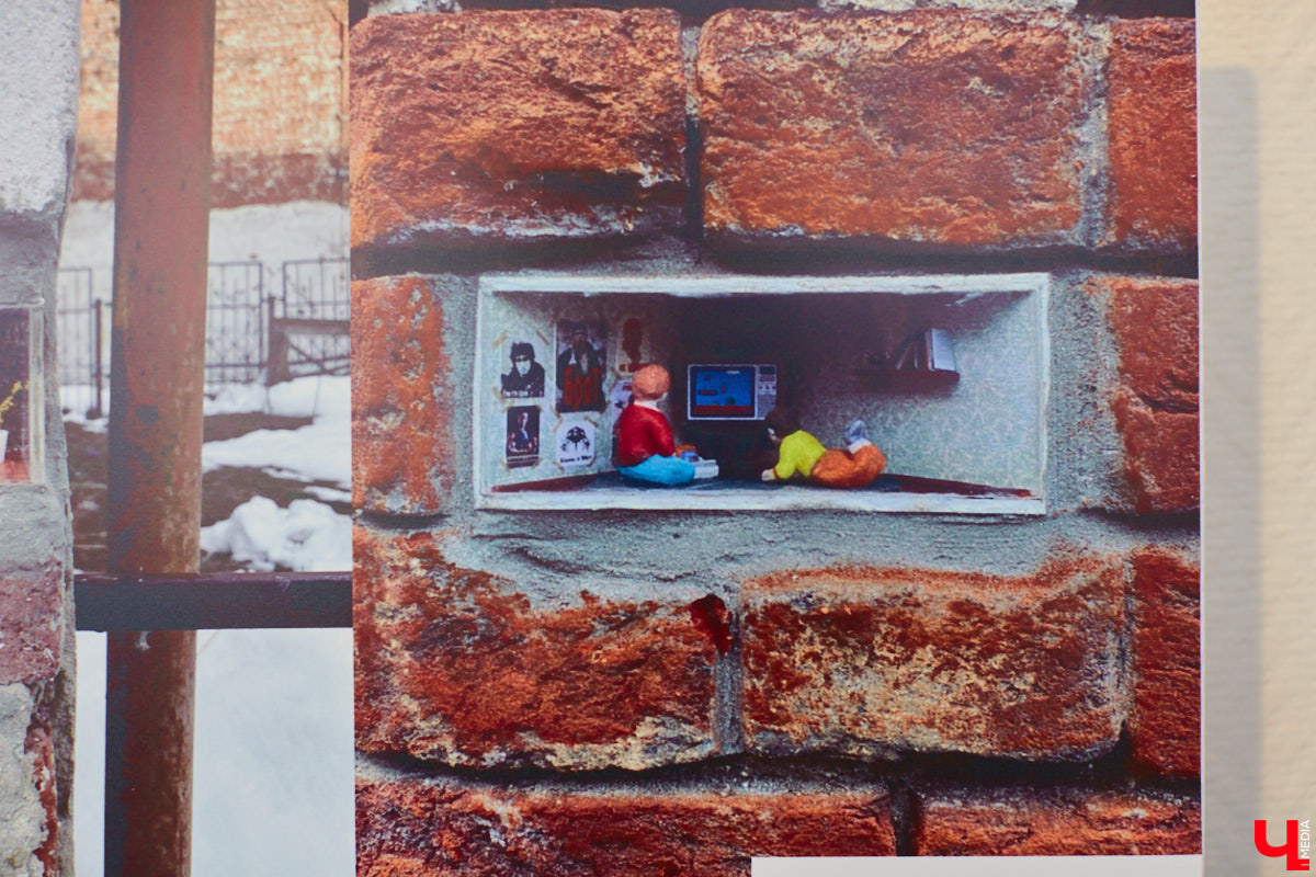 Этим летом художники снова укроют Владимир одеялом из ярких граффити: фестиваль уличного искусства «Загфест» возвращается! Но пока он не стартовал, можно уделить время уже выполненным работам, ставшим настоящим украшением областного центра. Муралы, огромные панно, стрит-арт шедевры — все их реально увидеть в одной локации, куда вход, кстати, свободный!