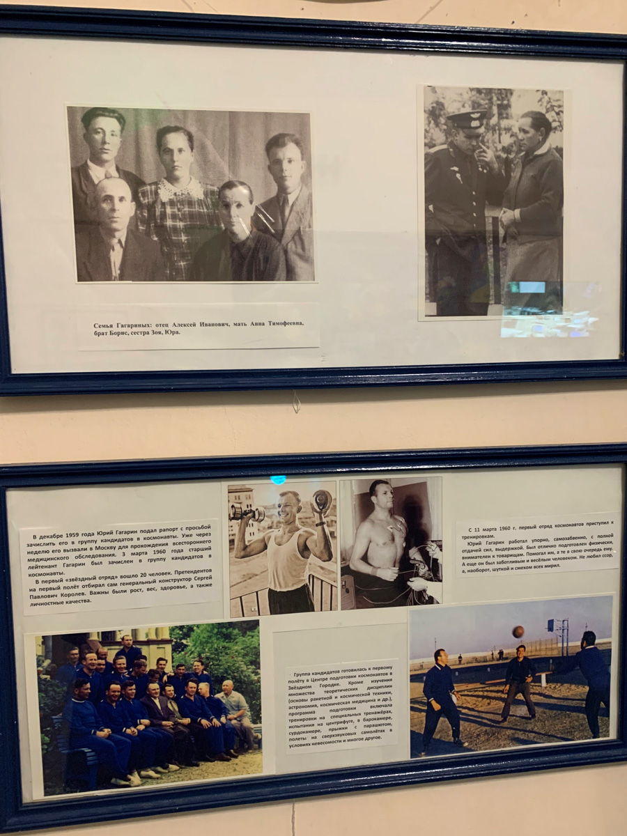 Владимирский планетарий накануне Дня космонавтики открыл свои двери для всех желающих. В этом году горожан ждал сюрприз. Они попали на премьеру VR-фильма «Космонавт». Зрители надевали VR-шлемы и отправлялись в большое космическое путешествие по просторам Солнечной системы, заглядывали на космодром Байконур и наблюдали, как готовят будущих покорителей Вселенной в Центре подготовки космонавтов имени Ю. А. Гагарина.