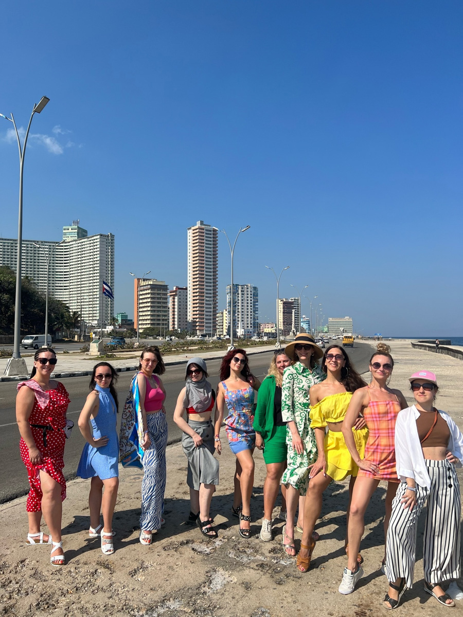 В феврале Валерия Лебедева побывала на популярном фестивале сальсы на Кубе, а заодно сняла фильм о своем путешествии. Сейчас девушка снова собирает чемоданы, чтобы вернуться на Остров свободы. Чем он ее зацепил? Рассказываем в нашей статье.