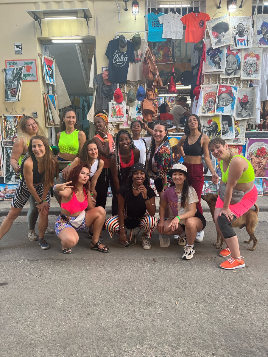 В феврале Валерия Лебедева побывала на популярном фестивале сальсы на Кубе, а заодно сняла фильм о своем путешествии. Сейчас девушка снова собирает чемоданы, чтобы вернуться на Остров свободы. Чем он ее зацепил? Рассказываем в нашей статье.