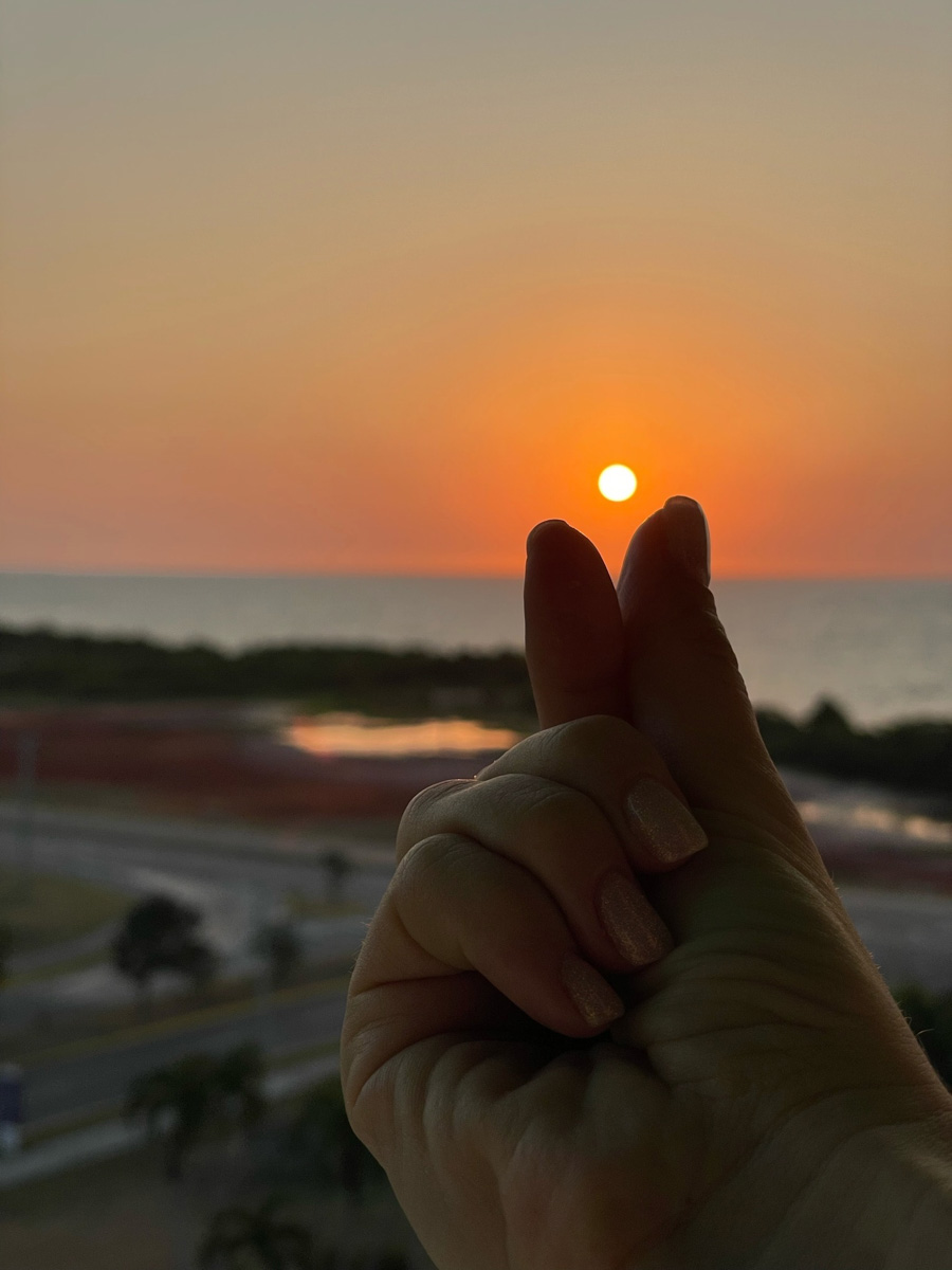 В феврале Валерия Лебедева побывала на популярном фестивале сальсы на Кубе, а заодно сняла фильм о своем путешествии. Сейчас девушка снова собирает чемоданы, чтобы вернуться на Остров свободы. Чем он ее зацепил? Рассказываем в нашей статье.