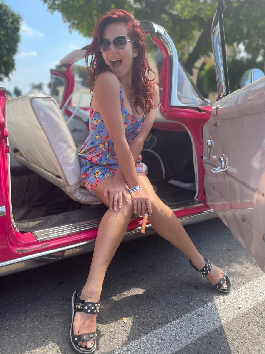 В феврале Валерия Лебедева побывала на популярном фестивале сальсы на Кубе, а заодно сняла фильм о своем путешествии. Сейчас девушка снова собирает чемоданы, чтобы вернуться на Остров свободы. Чем он ее зацепил? Рассказываем в нашей статье.