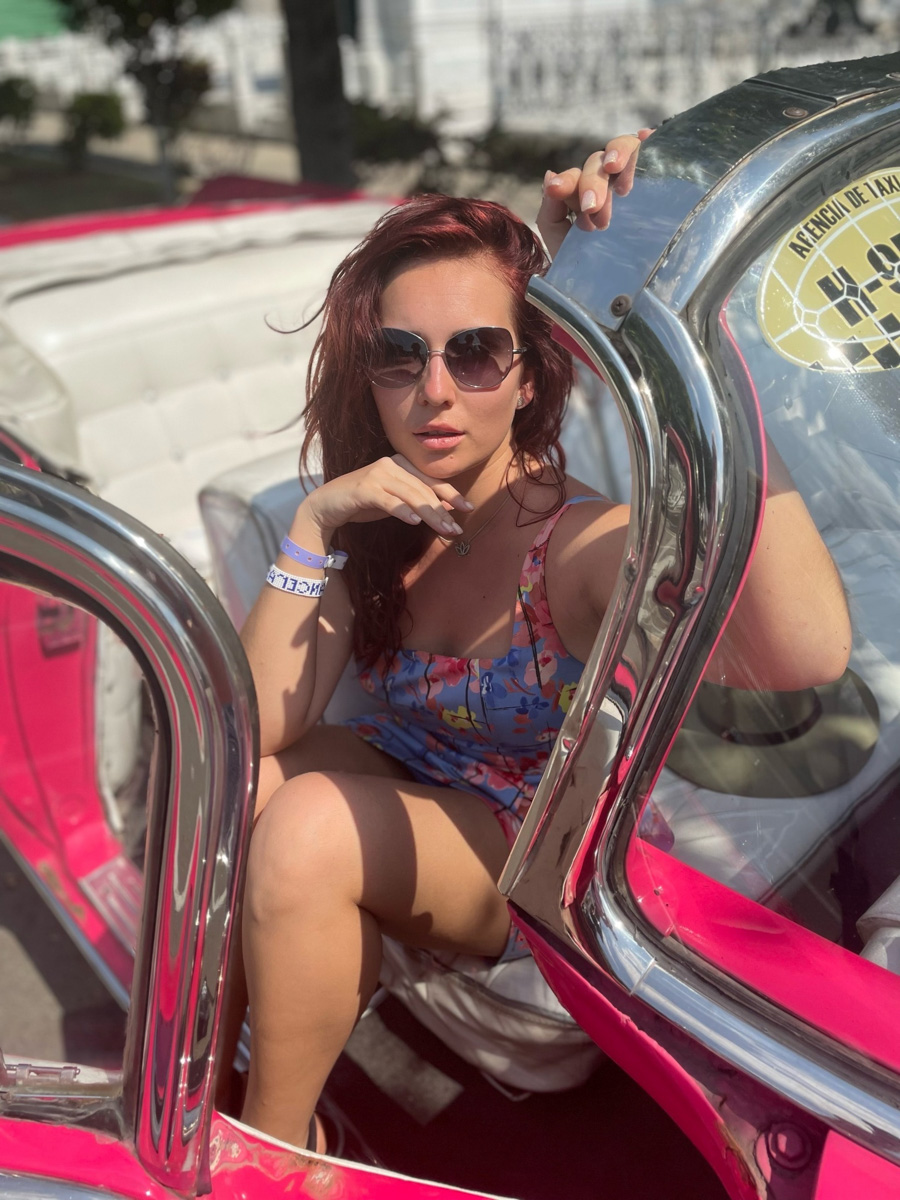 В феврале Валерия Лебедева побывала на популярном фестивале сальсы на Кубе, а заодно сняла фильм о своем путешествии. Сейчас девушка снова собирает чемоданы, чтобы вернуться на Остров свободы. Чем он ее зацепил? Рассказываем в нашей статье.