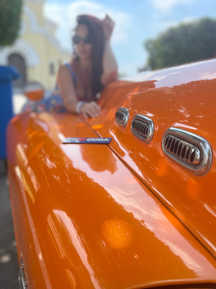 В феврале Валерия Лебедева побывала на популярном фестивале сальсы на Кубе, а заодно сняла фильм о своем путешествии. Сейчас девушка снова собирает чемоданы, чтобы вернуться на Остров свободы. Чем он ее зацепил? Рассказываем в нашей статье.