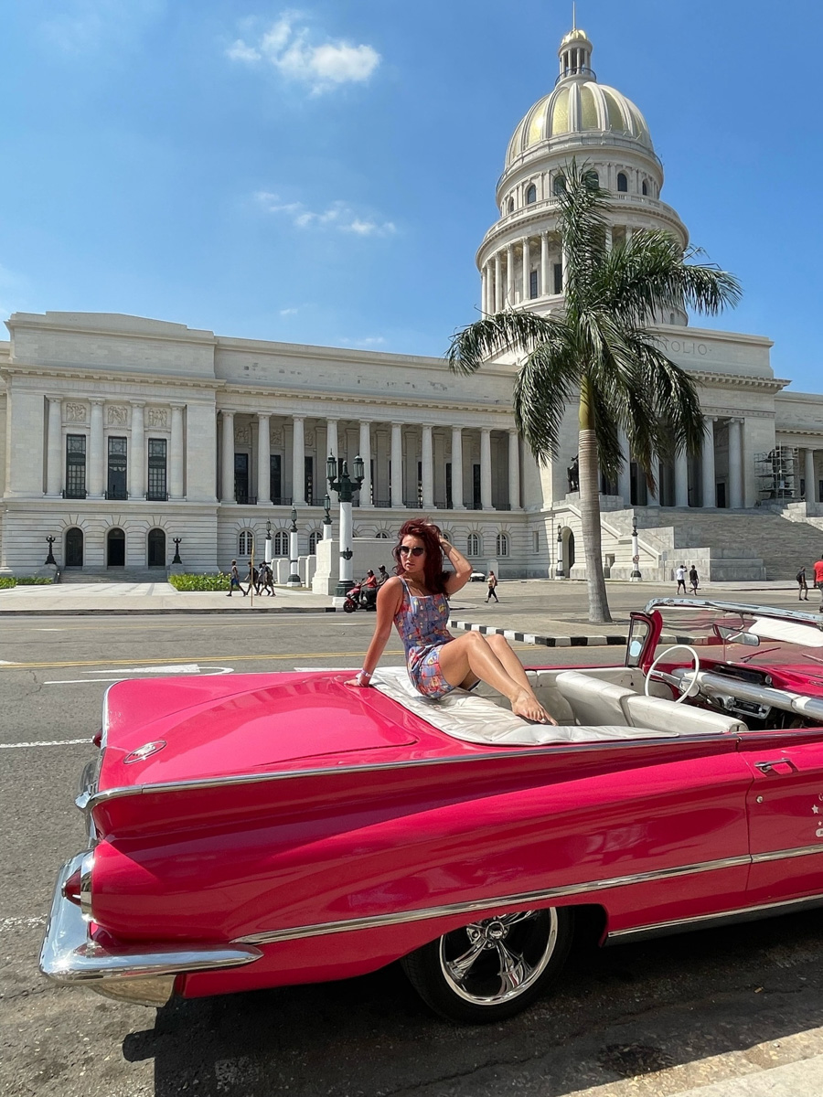 В феврале Валерия Лебедева побывала на популярном фестивале сальсы на Кубе, а заодно сняла фильм о своем путешествии. Сейчас девушка снова собирает чемоданы, чтобы вернуться на Остров свободы. Чем он ее зацепил? Рассказываем в нашей статье.