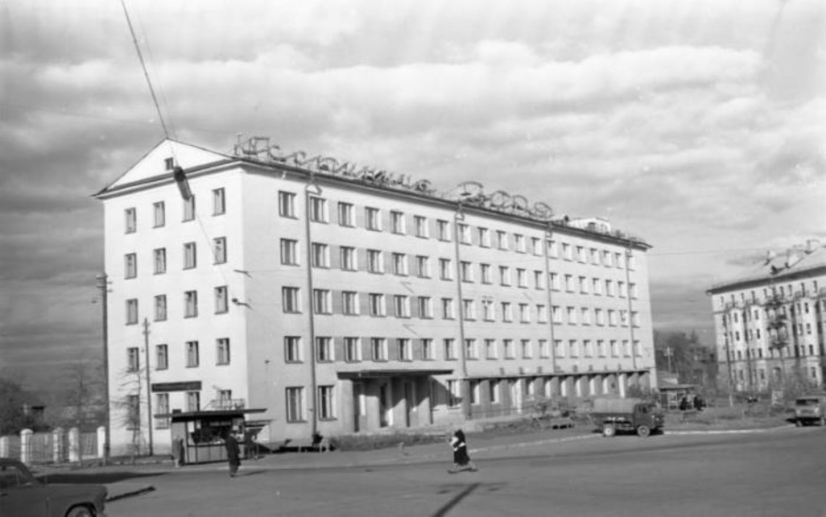 Борис Шиганов один из тех, кто создавал послевоенный облик нашего города. Наибольший вклад мужчина внес в развитие проспекта Ленина. «Ключ-Медиа» прошелся по его широким тротуарам, оценив самые интересные проекты владимирского архитектора.