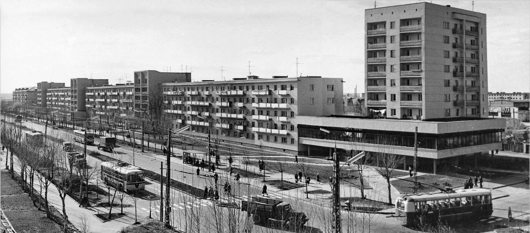 Борис Шиганов один из тех, кто создавал послевоенный облик нашего города. Наибольший вклад мужчина внес в развитие проспекта Ленина. «Ключ-Медиа» прошелся по его широким тротуарам, оценив самые интересные проекты владимирского архитектора.