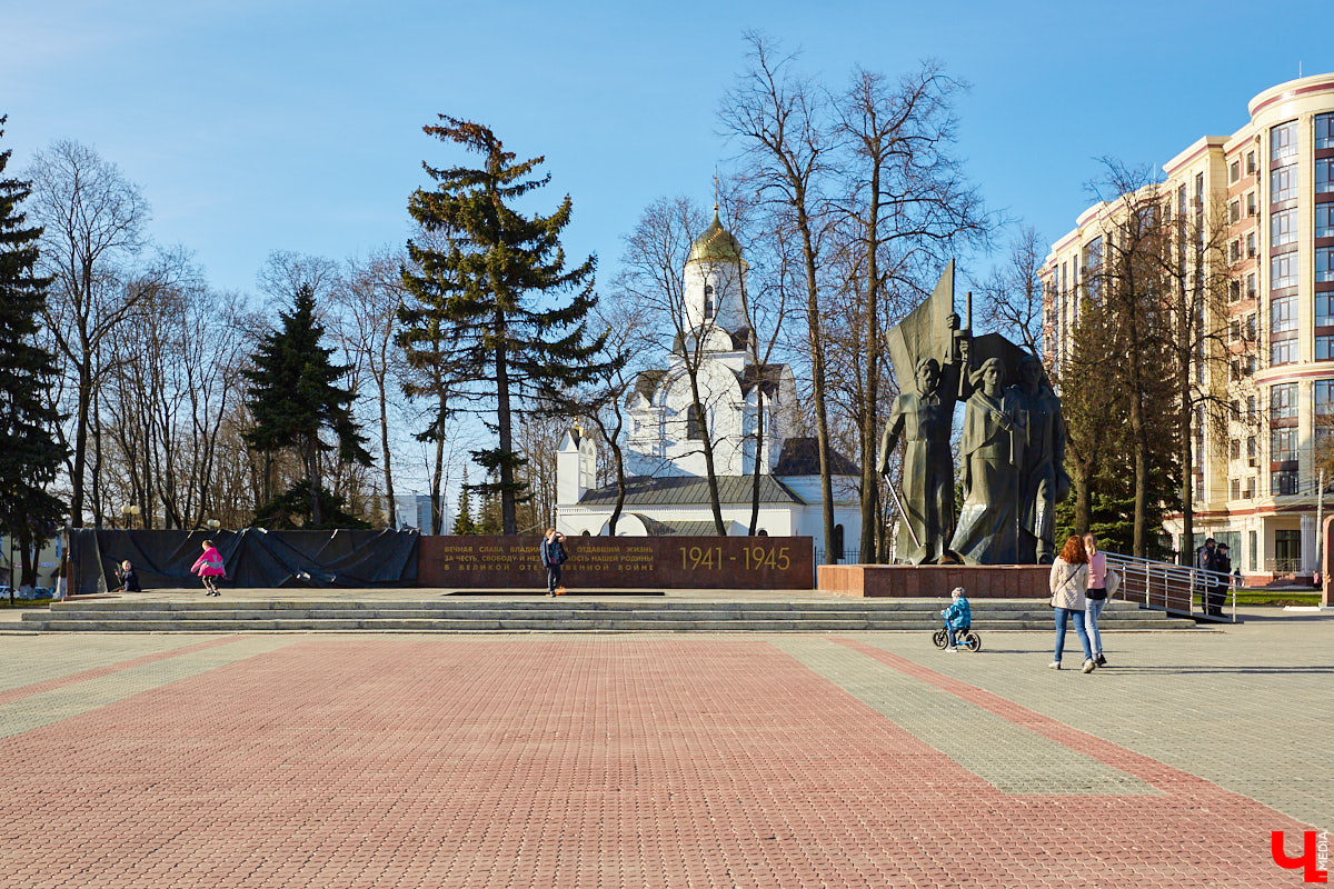 Борис Шиганов один из тех, кто создавал послевоенный облик нашего города. Наибольший вклад мужчина внес в развитие проспекта Ленина. «Ключ-Медиа» прошелся по его широким тротуарам, оценив самые интересные проекты владимирского архитектора.