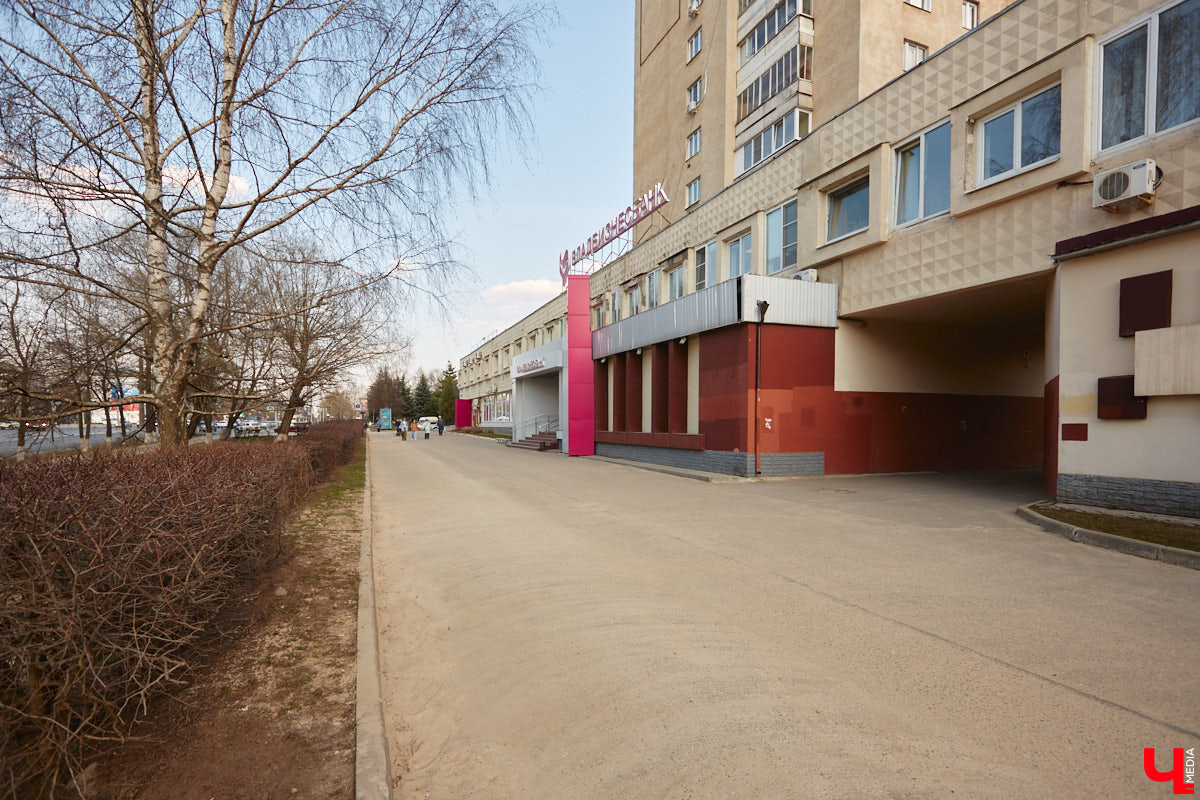 Борис Шиганов один из тех, кто создавал послевоенный облик нашего города. Наибольший вклад мужчина внес в развитие проспекта Ленина. «Ключ-Медиа» прошелся по его широким тротуарам, оценив самые интересные проекты владимирского архитектора.