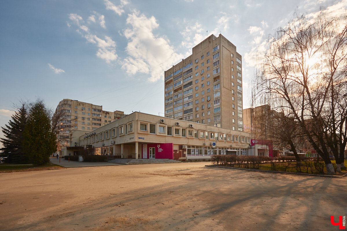 Борис Шиганов один из тех, кто создавал послевоенный облик нашего города. Наибольший вклад мужчина внес в развитие проспекта Ленина. «Ключ-Медиа» прошелся по его широким тротуарам, оценив самые интересные проекты владимирского архитектора.