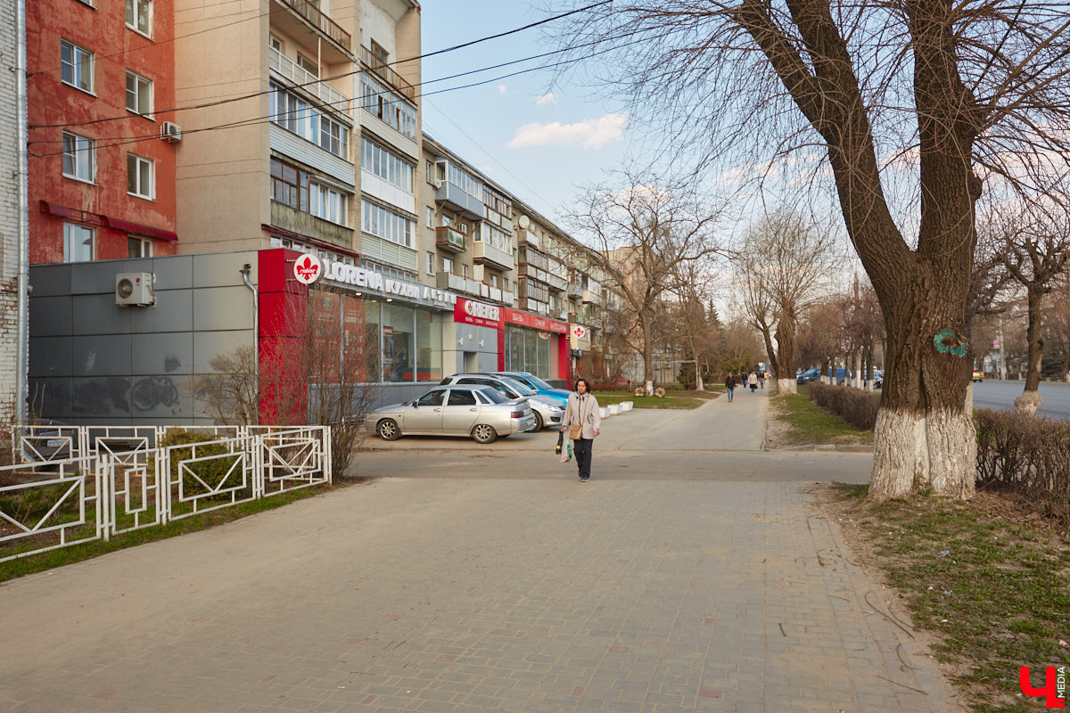 Борис Шиганов один из тех, кто создавал послевоенный облик нашего города. Наибольший вклад мужчина внес в развитие проспекта Ленина. «Ключ-Медиа» прошелся по его широким тротуарам, оценив самые интересные проекты владимирского архитектора.