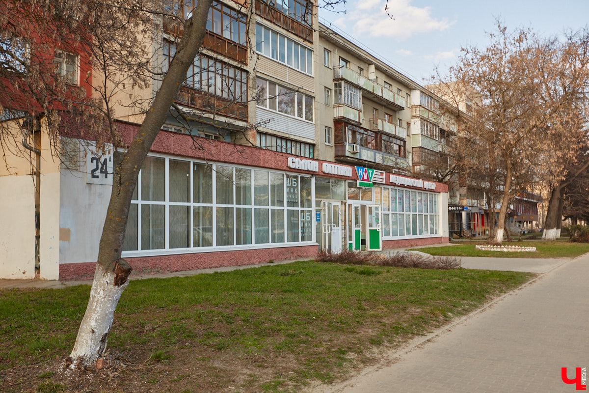 Борис Шиганов один из тех, кто создавал послевоенный облик нашего города. Наибольший вклад мужчина внес в развитие проспекта Ленина. «Ключ-Медиа» прошелся по его широким тротуарам, оценив самые интересные проекты владимирского архитектора.