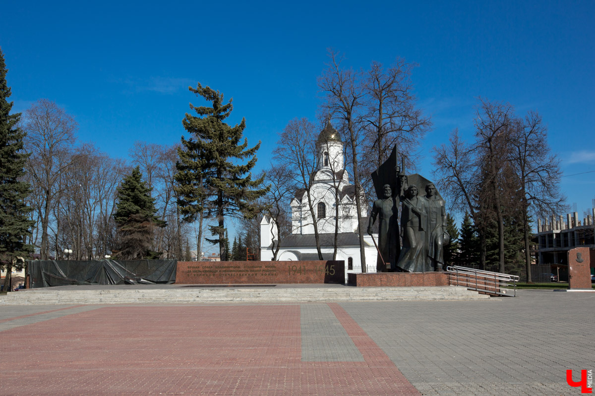 Борис Шиганов один из тех, кто создавал послевоенный облик нашего города. Наибольший вклад мужчина внес в развитие проспекта Ленина. «Ключ-Медиа» прошелся по его широким тротуарам, оценив самые интересные проекты владимирского архитектора.