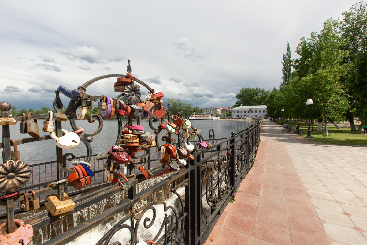 «Море зовет, волна поет», а мы все сидим и решаем, куда же отправиться на отдых на предстоящих длинных выходных. «Ключ-Медиа» расскажет вам о самых популярных маршрутах для путешествий в грядущие праздники.