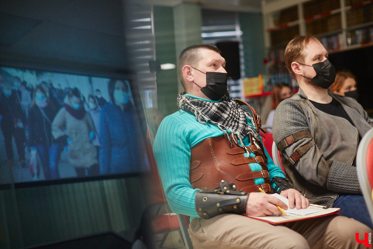 Вживленные в тело QR-коды, смартфоны, контролирующие эмоции, и жизнь в городах-ловушках… Интригует? Еще бы. Отгремевшая недавно пандемия породила произведения, затрагивающие эту тему. Отрадно, что одной из первых своими размышлениями об этом поделилась владимирская писательница.