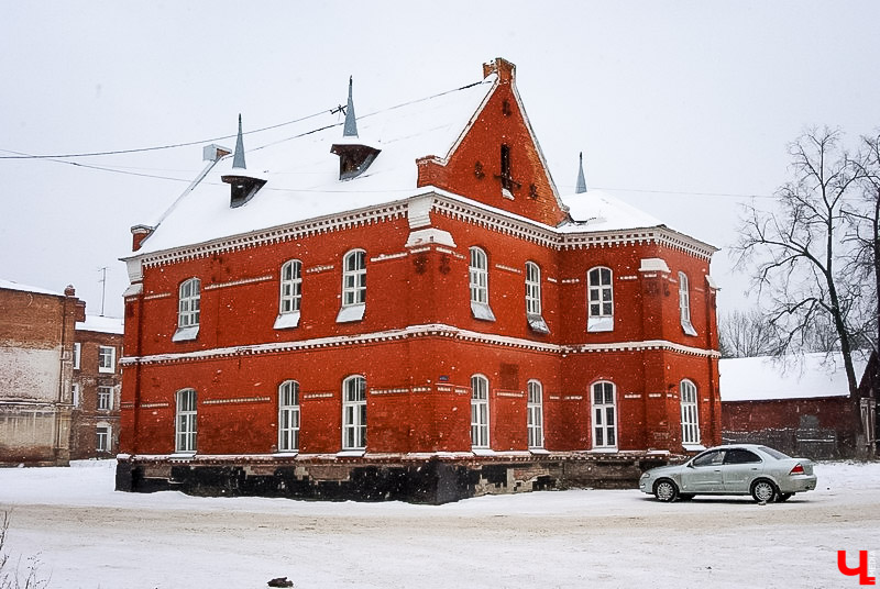 Зачем ехать за тридевять земель, если и на родной земле есть масса всего интересного. Например, новый туристический маршрут с колоритным названием, объединяющий сразу три города Владимирской области: Гороховец, Муром, Гусь-Хрустальный.