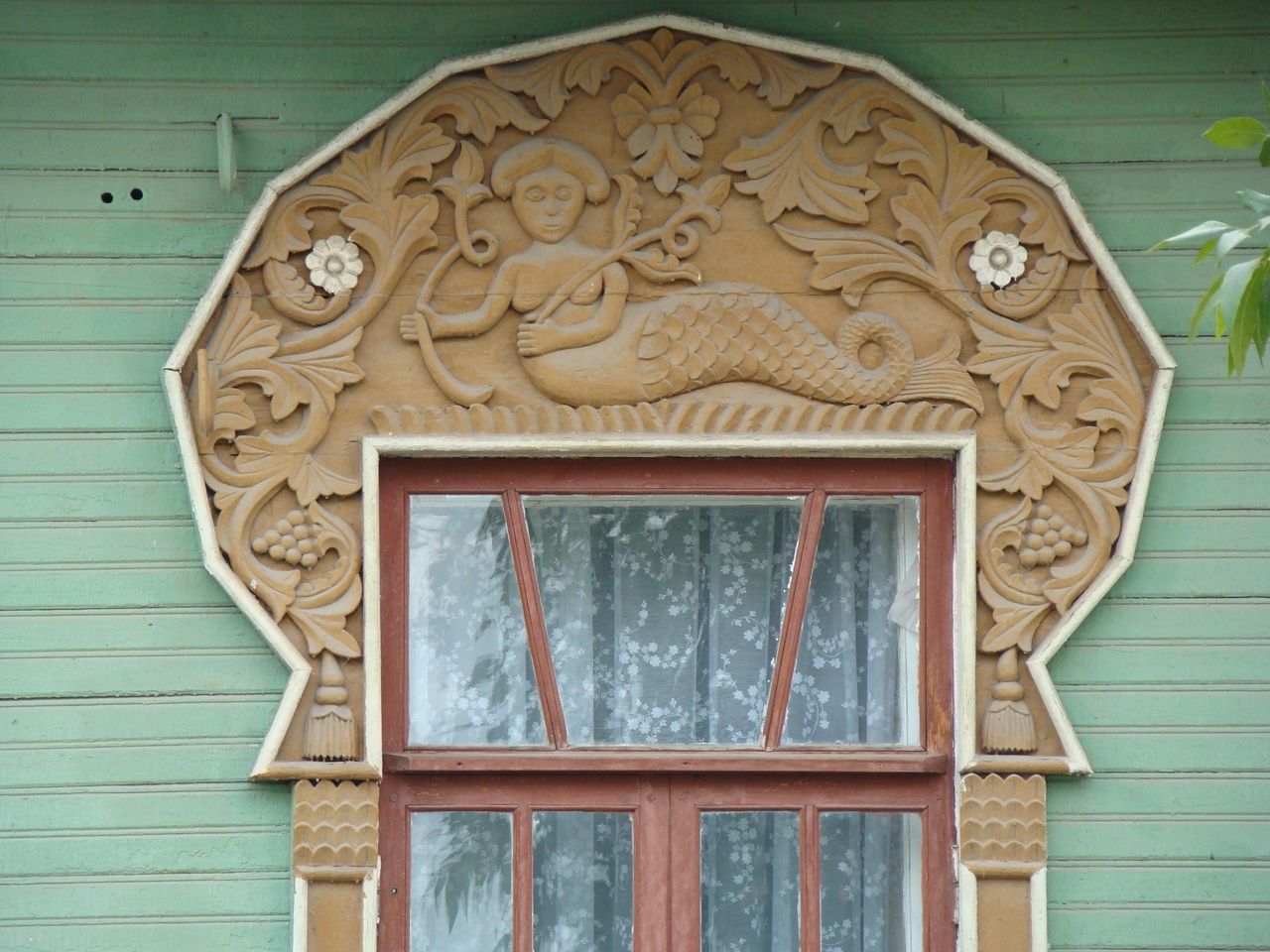 Зачем ехать за тридевять земель, если и на родной земле есть масса всего интересного. Например, новый туристический маршрут с колоритным названием, объединяющий сразу три города Владимирской области: Гороховец, Муром, Гусь-Хрустальный.