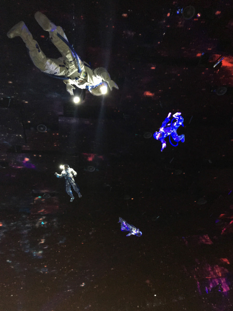 В широкий прокат выйдет первый художественный фильм, снятый в космосе. Музыку для проекта написал владимирский композитор Сергей Черемисинов. Посмотреть блокбастер на большом экране и послушать мелодии нашего земляка можно уже завтра!