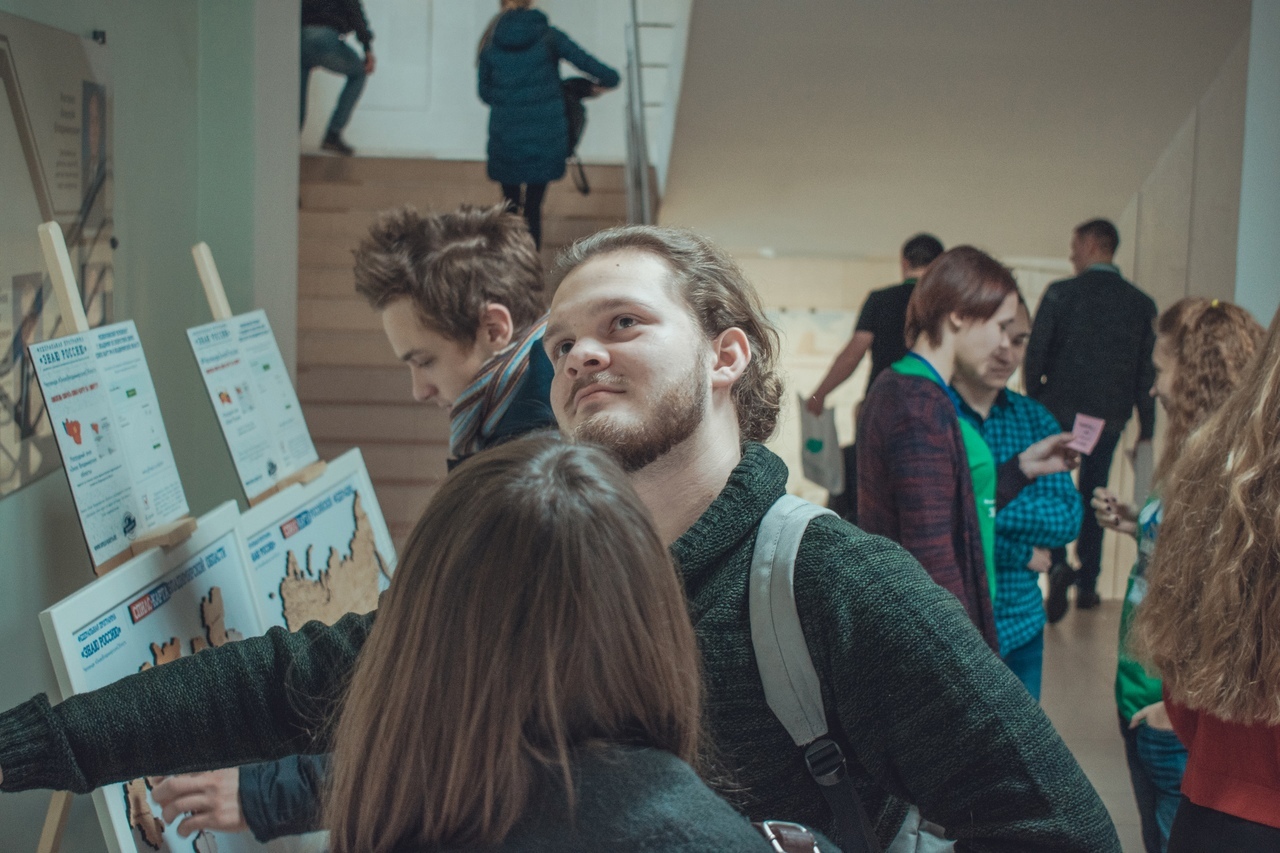 Дело с легендарным долгостроем Владимира сдвинулось с мертвой точки. В 2025 году возле «Торпедо» все-таки возведут гостиницу. Внимание к себе шестиэтажный объект привлек уже на стадии проекта. Что с ним не так? «Ключ-Медиа» выяснил у архитектора Егора Трофимова.