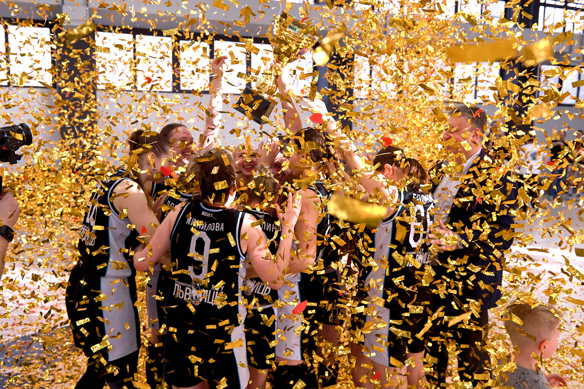 Апрель — время побед! И особенно много их в этом месяце у владимирских спортсменок. Самые сильные, ловкие и, конечно, красивые — все это о наших девушках, которые потоком привозят на малую родину золотые медали. Рассказываем про их главные достижения последних недель.