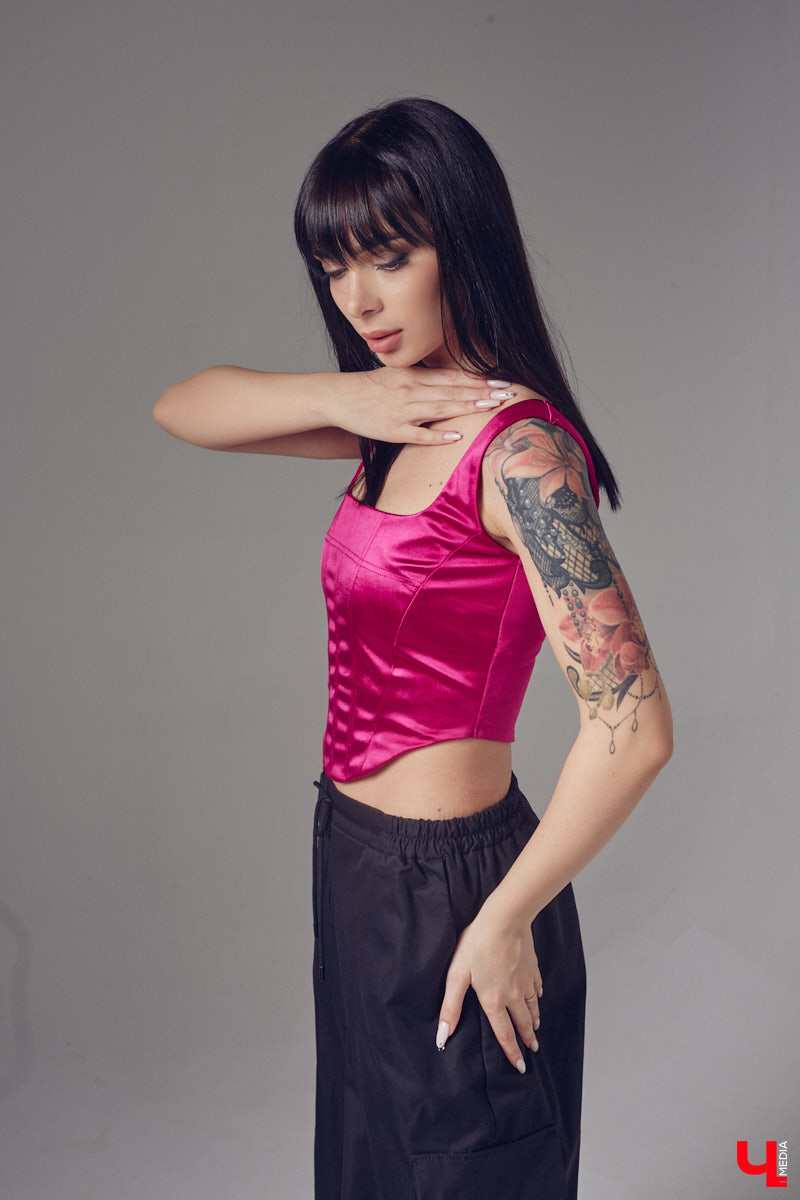 У некоторых людей будто есть внутренний стиль-радар, позволяющий им всегда иметь наготове яркие образы. Как быть модным семь дней в неделю, «Ключ-Медиа» рассказала владимирский блогер Нигина Мирова.