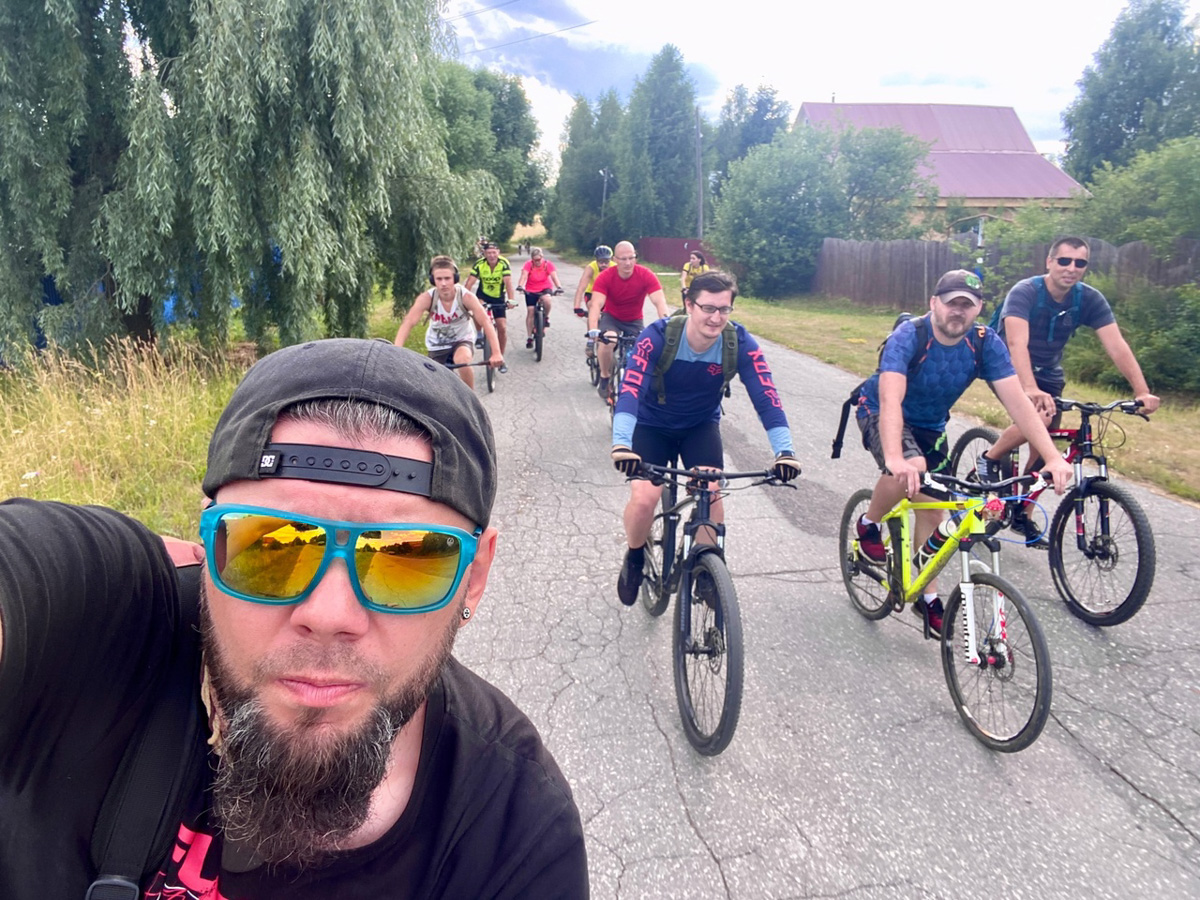 Мало что в мире сравнится с пейзажами Владимирской области. Сомневаетесь? Значит, вы еще ни разу не выезжали на двухколесном «коне» за пределы города. В какую же сторону крутить педали, чтобы насладиться красотой родных краев, «Ключ-Медиа» рассказал велоэксперт Андрей Трубин.