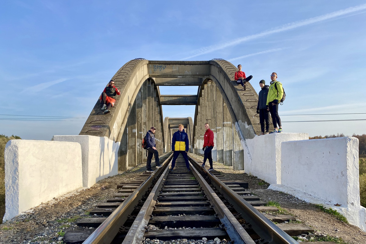 Мало что в мире сравнится с пейзажами Владимирской области. Сомневаетесь? Значит, вы еще ни разу не выезжали на двухколесном «коне» за пределы города. В какую же сторону крутить педали, чтобы насладиться красотой родных краев, «Ключ-Медиа» рассказал велоэксперт Андрей Трубин.