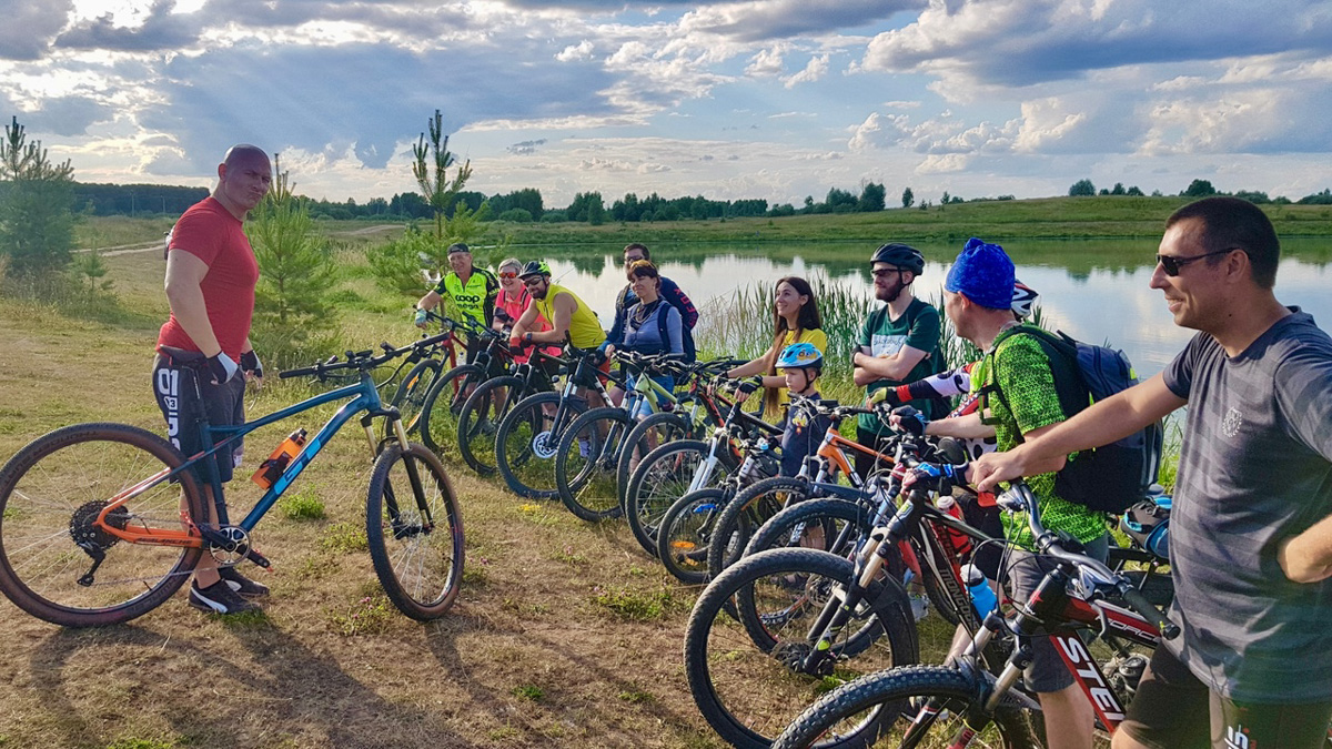 Мало что в мире сравнится с пейзажами Владимирской области. Сомневаетесь? Значит, вы еще ни разу не выезжали на двухколесном «коне» за пределы города. В какую же сторону крутить педали, чтобы насладиться красотой родных краев, «Ключ-Медиа» рассказал велоэксперт Андрей Трубин.