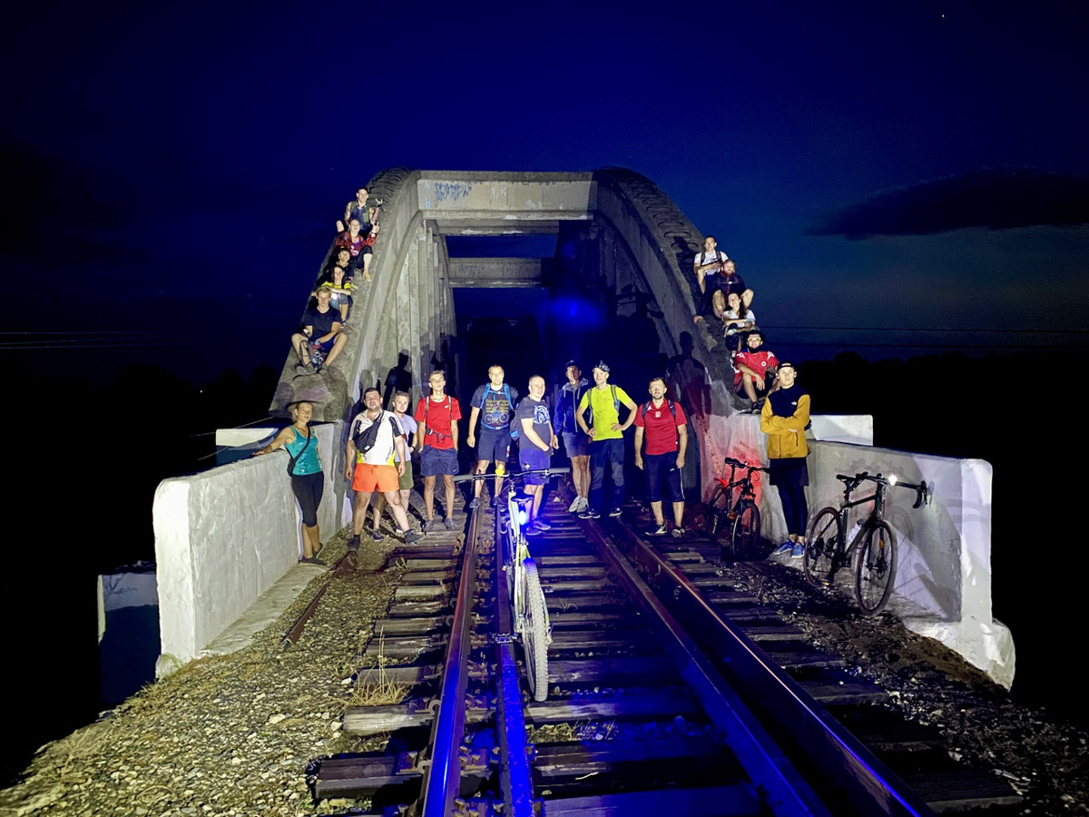 Мало что в мире сравнится с пейзажами Владимирской области. Сомневаетесь? Значит, вы еще ни разу не выезжали на двухколесном «коне» за пределы города. В какую же сторону крутить педали, чтобы насладиться красотой родных краев, «Ключ-Медиа» рассказал велоэксперт Андрей Трубин.