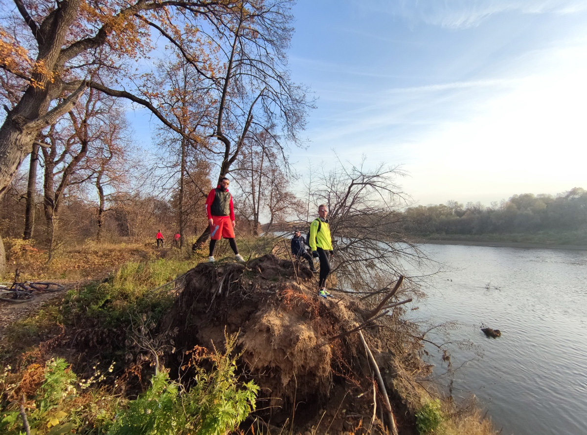 Мало что в мире сравнится с пейзажами Владимирской области. Сомневаетесь? Значит, вы еще ни разу не выезжали на двухколесном «коне» за пределы города. В какую же сторону крутить педали, чтобы насладиться красотой родных краев, «Ключ-Медиа» рассказал велоэксперт Андрей Трубин.