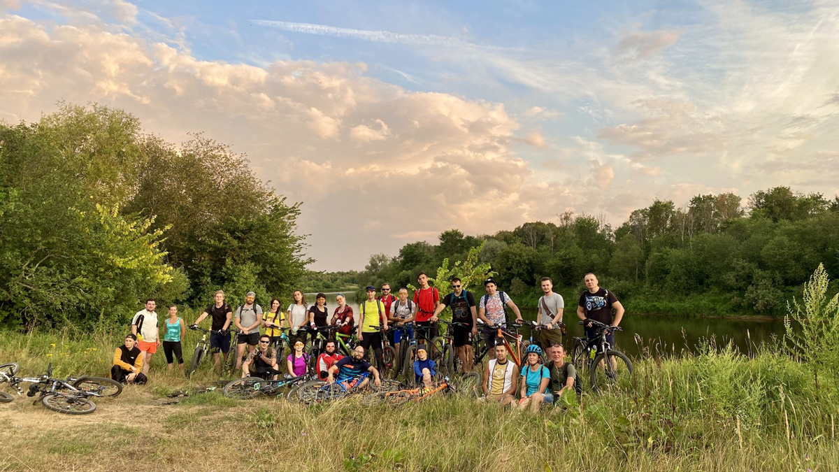 Мало что в мире сравнится с пейзажами Владимирской области. Сомневаетесь? Значит, вы еще ни разу не выезжали на двухколесном «коне» за пределы города. В какую же сторону крутить педали, чтобы насладиться красотой родных краев, «Ключ-Медиа» рассказал велоэксперт Андрей Трубин.
