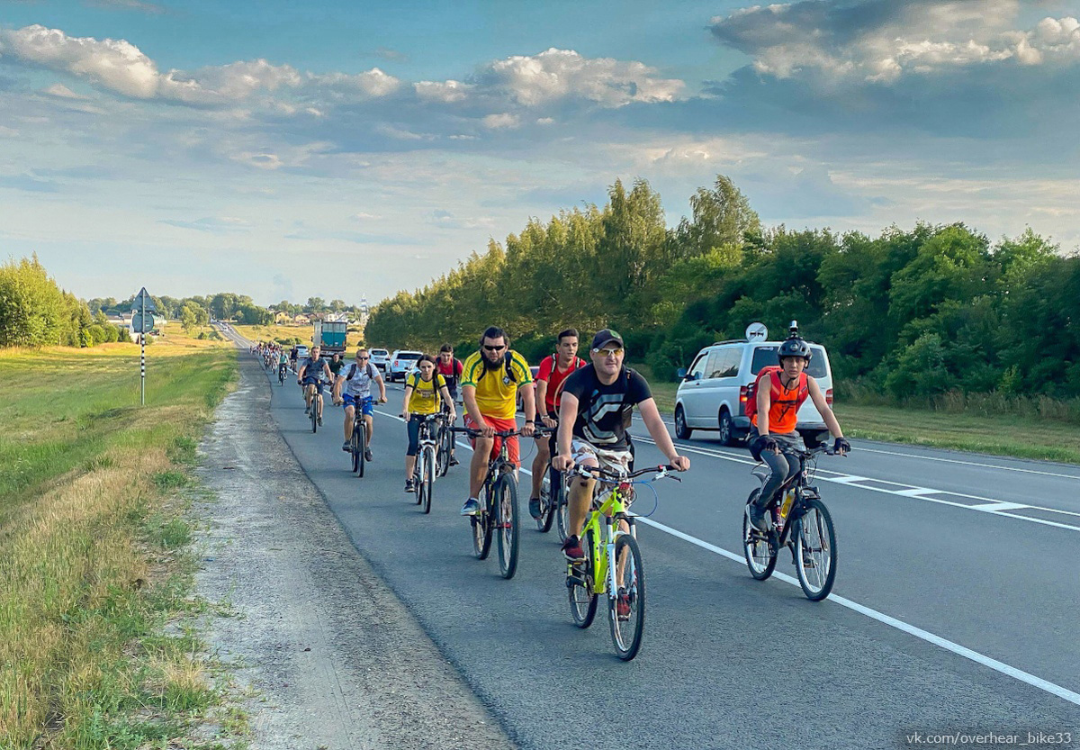 Мало что в мире сравнится с пейзажами Владимирской области. Сомневаетесь? Значит, вы еще ни разу не выезжали на двухколесном «коне» за пределы города. В какую же сторону крутить педали, чтобы насладиться красотой родных краев, «Ключ-Медиа» рассказал велоэксперт Андрей Трубин.