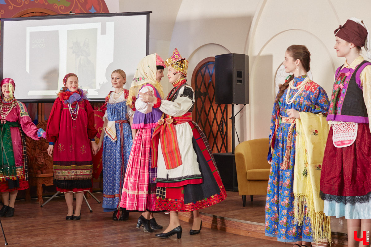 Свет увидела книга «Женские истории Золотого кольца», героинями которой стали успешные леди из Владимирской области. Чей же путь попал на страницы издания и кто вдохновляет жительниц 33-го региона, выяснил «Ключ-Медиа» на творческой встрече с писательницей Юлией Деминой.